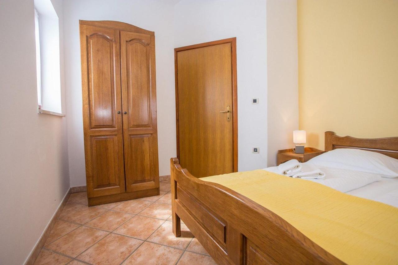 Apartment Nini Poreč Exterior foto
